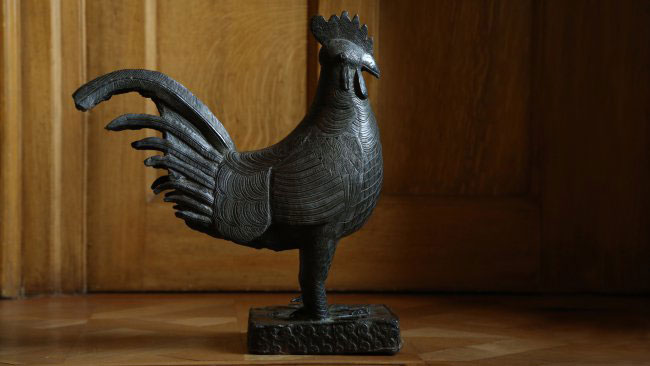 The Benin bronze cockerel was given to Jesus College in 1905.