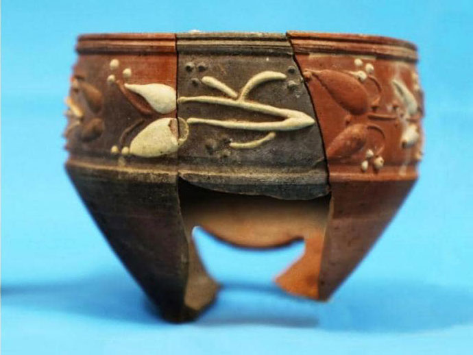 Pottery vessel with relief decoration. Aga Khan, Aswan. MoTA, Egypt.
