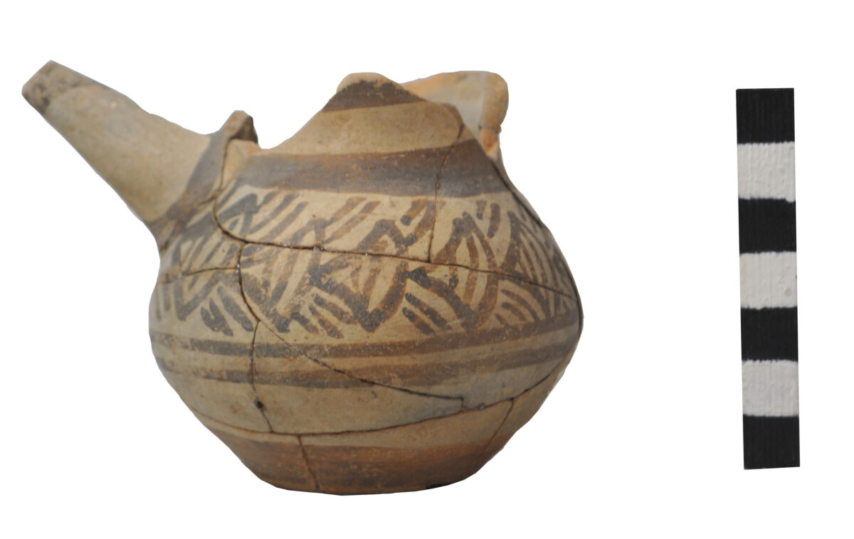 Fig. 18. Excavation on Kanevaro and Skordilon streets (plot Lionaki - Vlamaki). Typical pottery of the 14th c. BC (end of Late Minoan IIIA1 period).