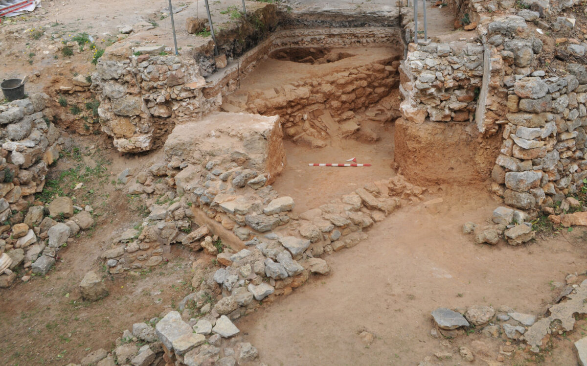 Fig. 7. Excavation on Kanevaro and Skordilon streets (Lionaki-Vlamaki plot). General view from the south.