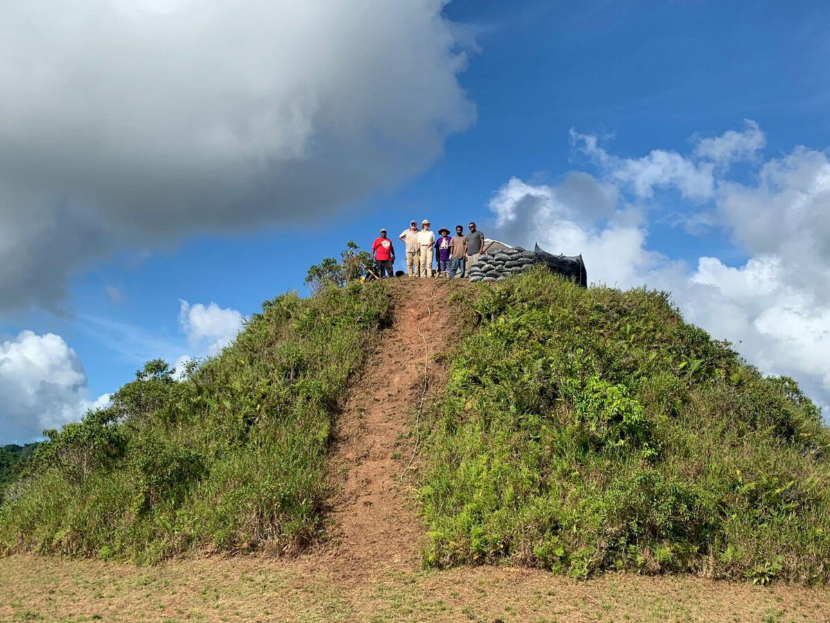 The excavation team at the summit. © M. Moore