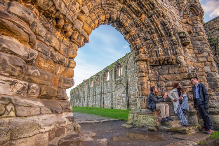 This five-week Summer School will offer students the opportunity to experience the history of medieval Scotland and Ireland first-hand. 