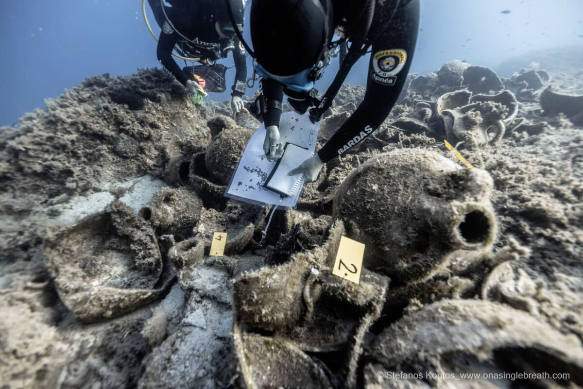 Approximately 15 buried amphorae were discovered, numerous tableware ceramics and pieces of wood (image credit: MOCAS) 