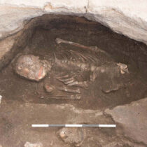The colored skeletons of Çatalhöyük