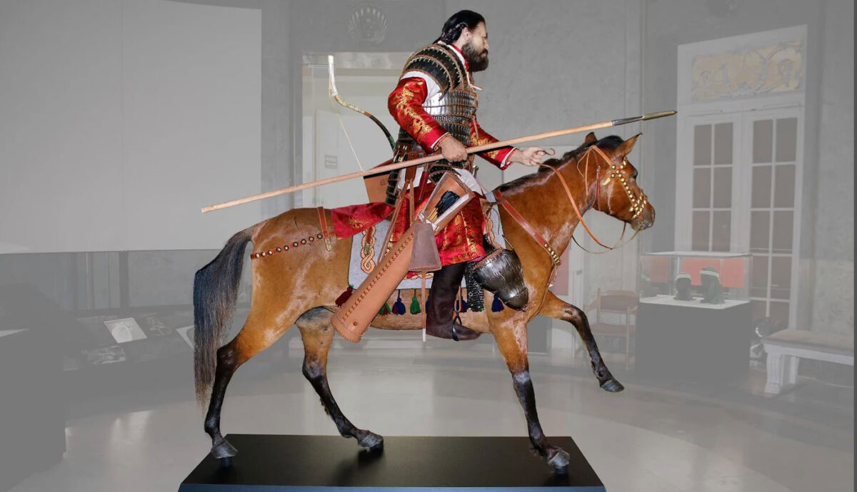 Reconstruction of an Avar-period armoured horseman based on Grave 1341/1503 of the Derecske-Bikás-dűlő site (Déri Museum, Debrecen). © Ilona C. Kiss