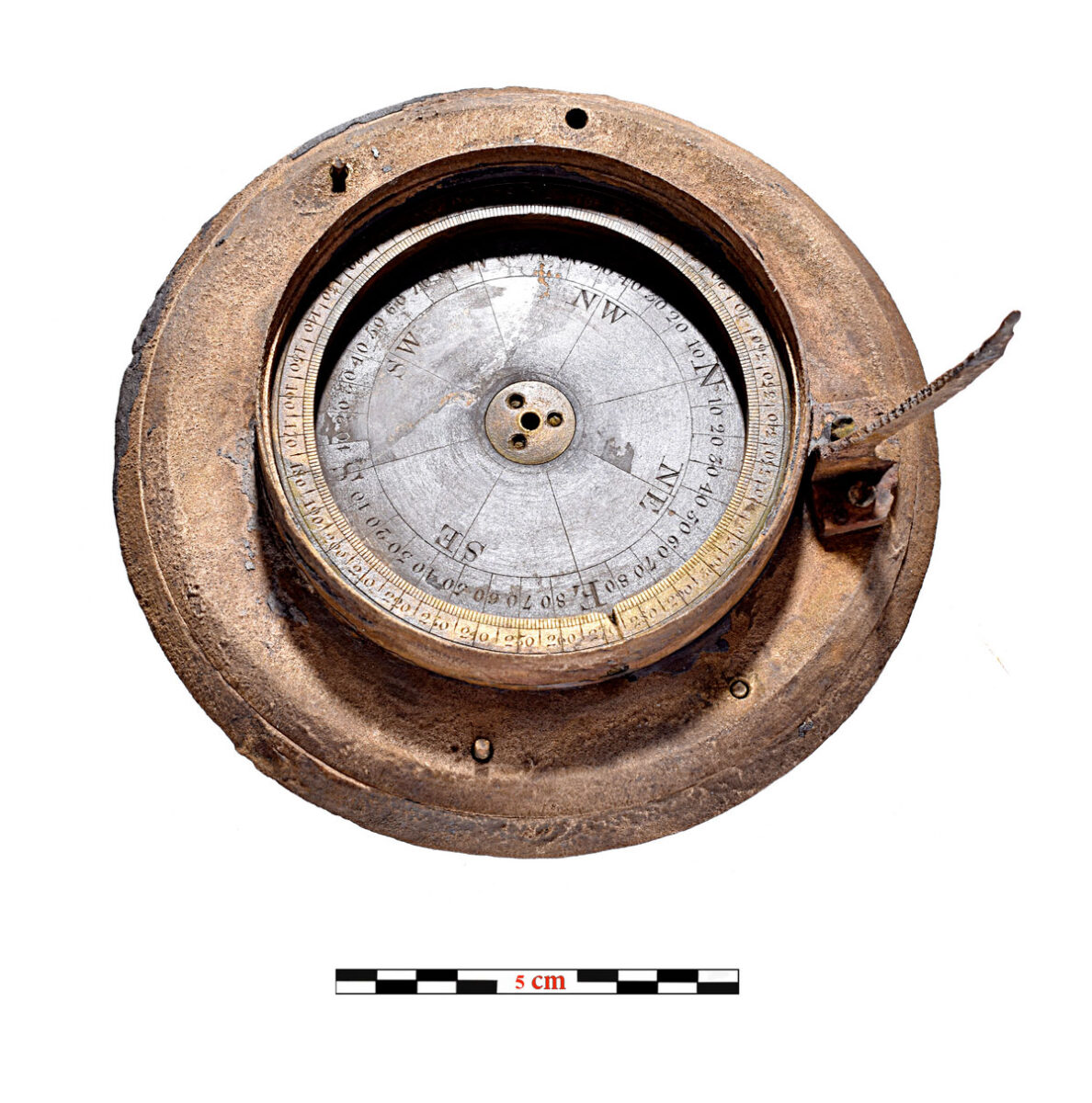 Section of the theodolite while being cleaned (image: P. Vezyrtzis).