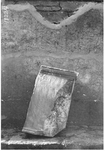 Fig. 1. Base of a statue found in the House of Hermes which bears the last letters of the signature of a sculptor: ]τέλης ἐποίησεν (Delos, inv. E. 831).