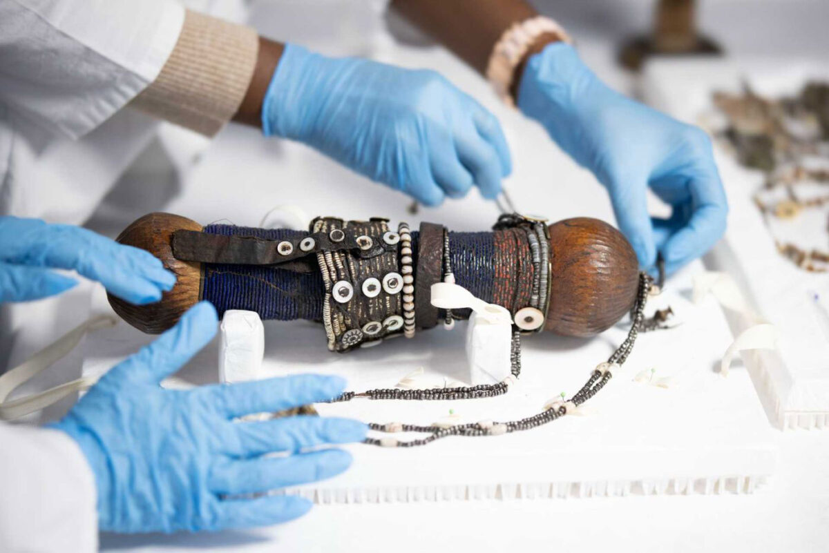 Preparing the artefacts for their return to Namibia. (Image: © SPK / photothek / Axel Schmidt, image source: Museums Association of Namibia