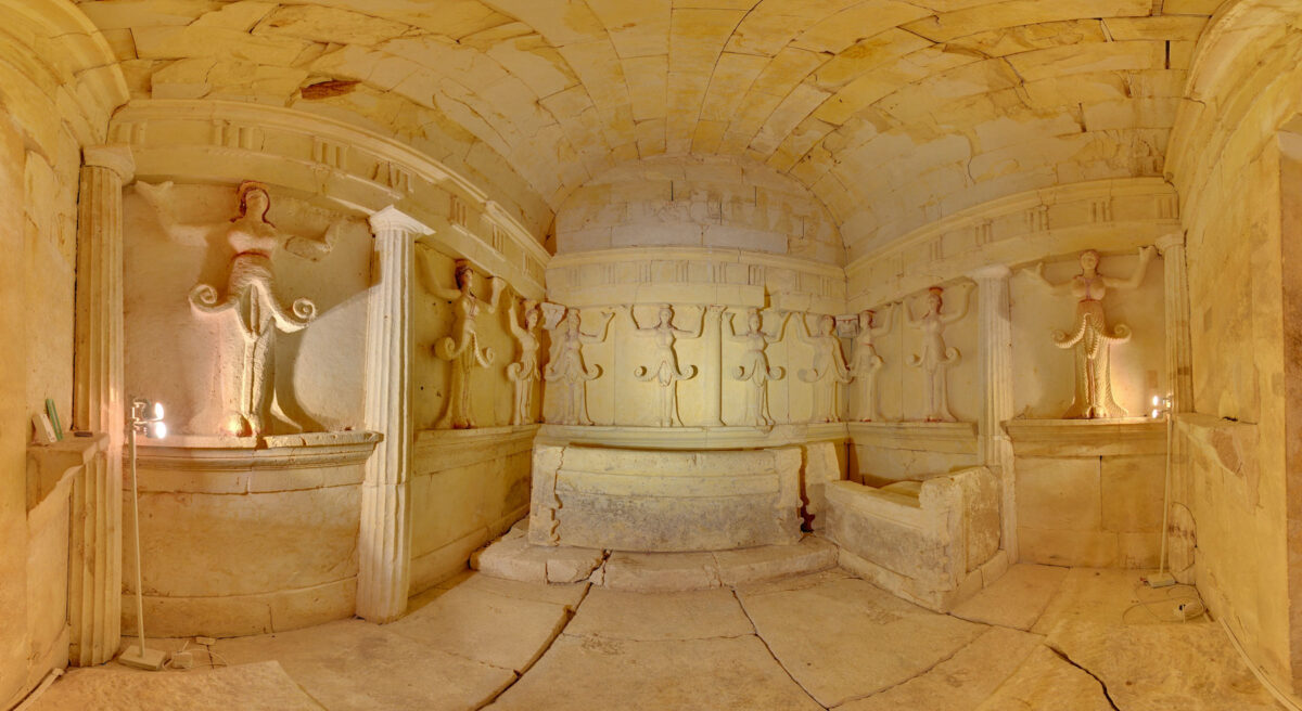 The Thracian burial mound at Sveshtari (image: Wikipedia)
