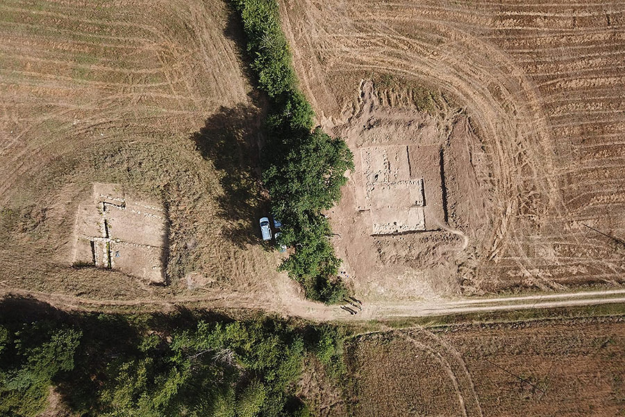 An aerial view of the different excavation sites at Podere Cannicci, which show the remains of a village that sustained the economy of rural communities and a nearby Etruscan sanctuary. Image credit : University of Buffalo