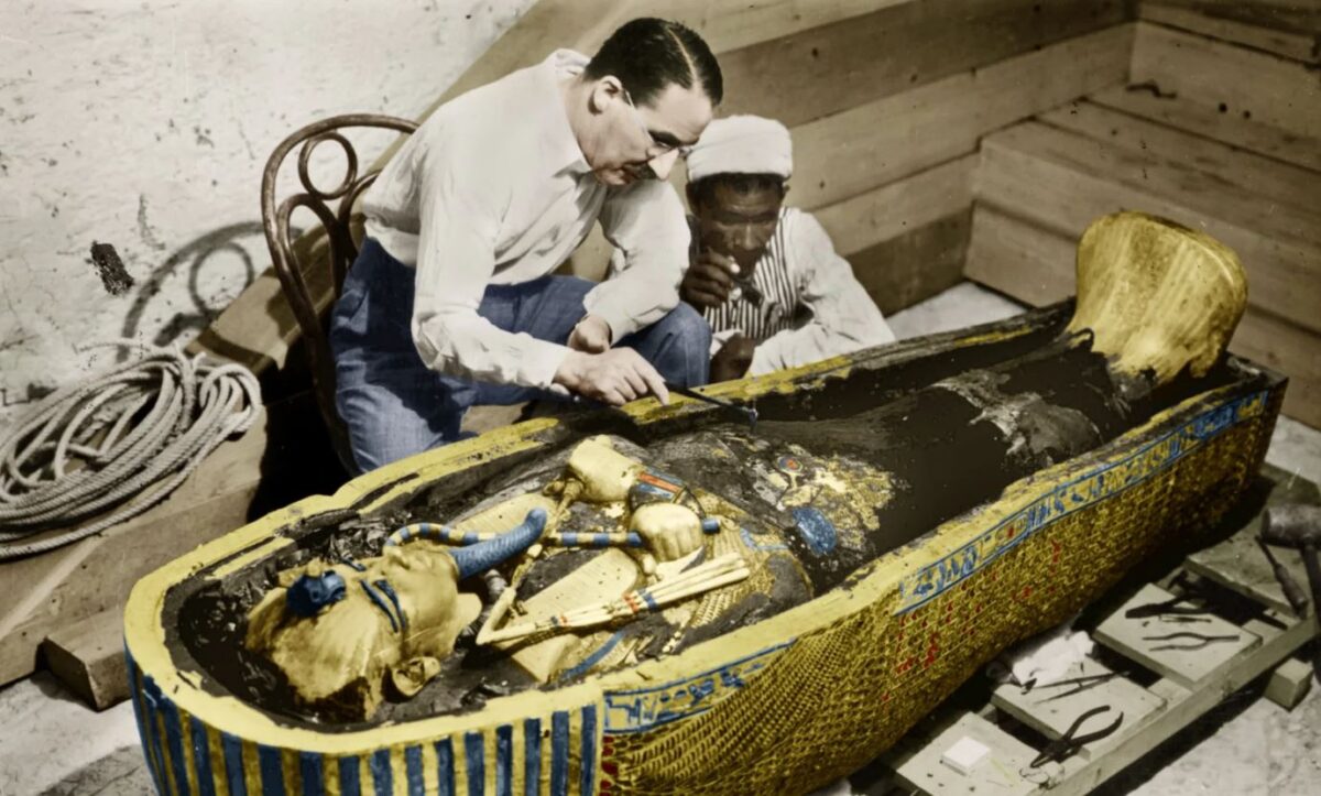 The Colloquium aims at gathering scholars interested in the study of Egyptian collections and their recent history,
with a particular focus on the tomb of Tutankhamun, Howard Carter’s career, and his enrolment with art collectors.