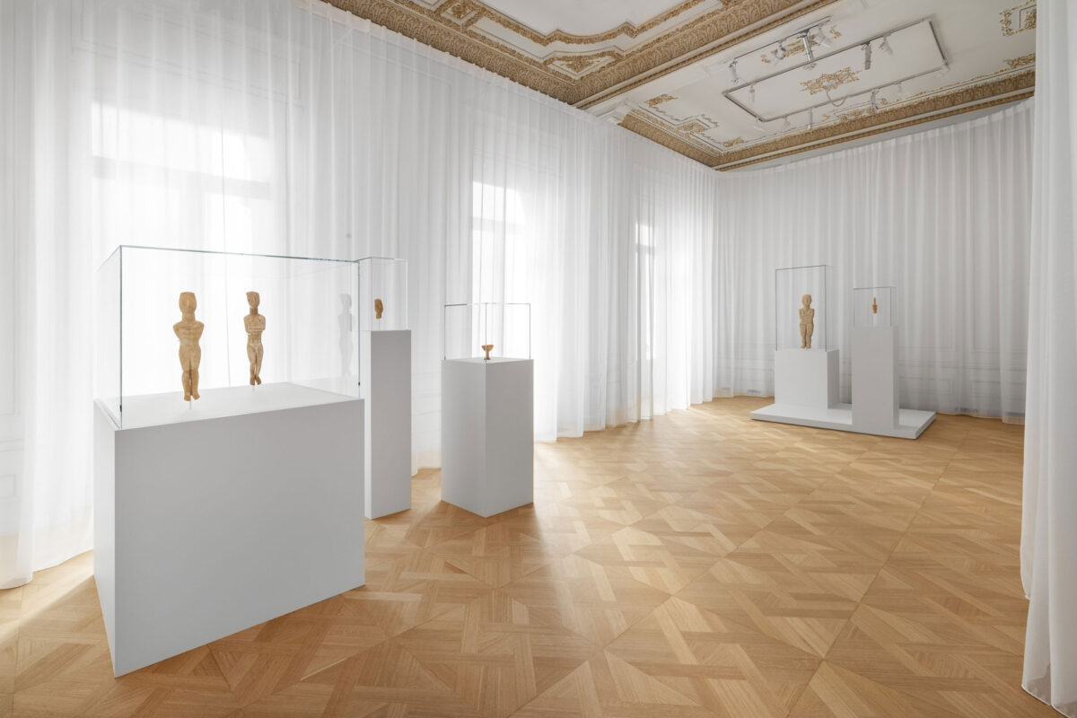 View of the exhibition. Image: Paris Tavitian © Museum of Cycladic Art 