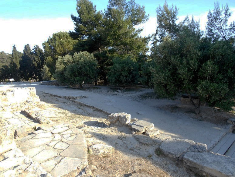 Knossos: The  present passage to the Theatre with the damaged paving (image: MOCAS)