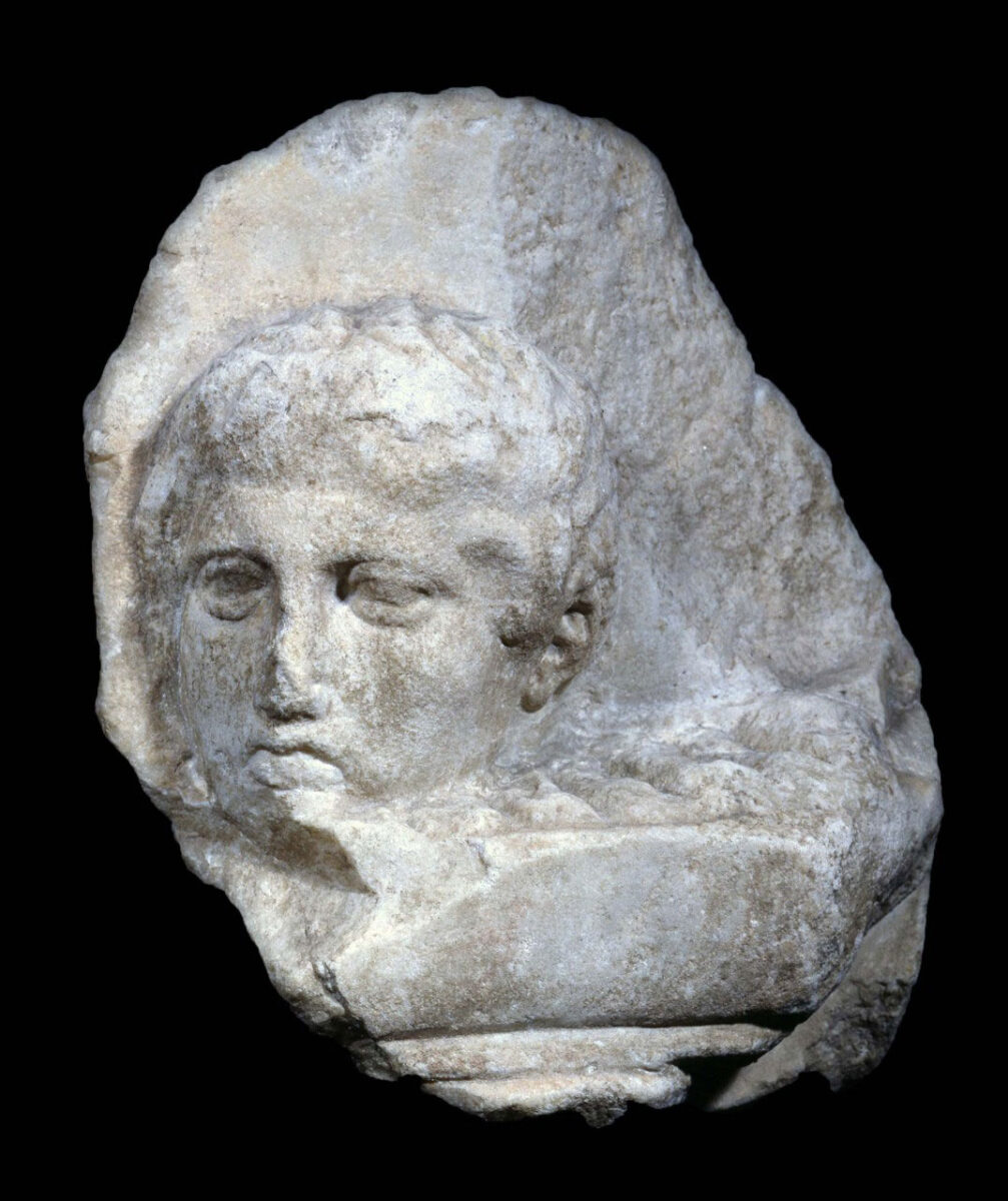 Head of a boy. Fragment from the North frieze with the Panathenaic Procession. (Image: MOCAS) 