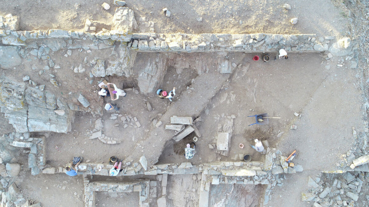 Fig. 5. Aerial photograph of Building 3 during the excavation (photo: A. Mazarakis Ainian).