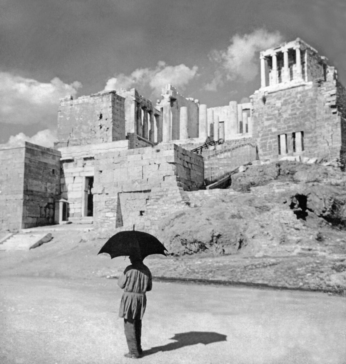 Under the Acropolis, 1905. Courtesy: © Library of Congress
