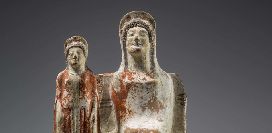 Enthroned female figure with two attendants, detail, c. 500 BC © Staatliche Museen zu Berlin, Antikensammlung / Johannes Kramer