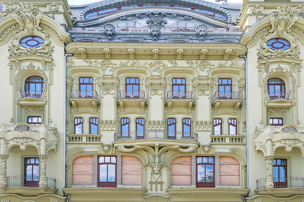 The building of the former Bolshaya Moskovskaya Hotel in Derybasivska Street (fragment). Copyright: © GN Consulting Agency