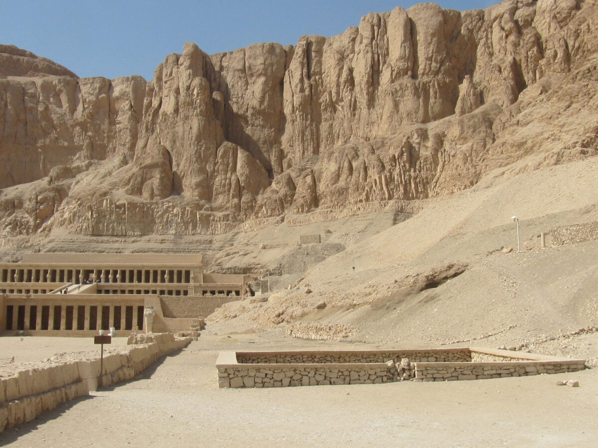 Location of the Bab el-Gasus cache in Deir el-Bahari (© A. Dautant)