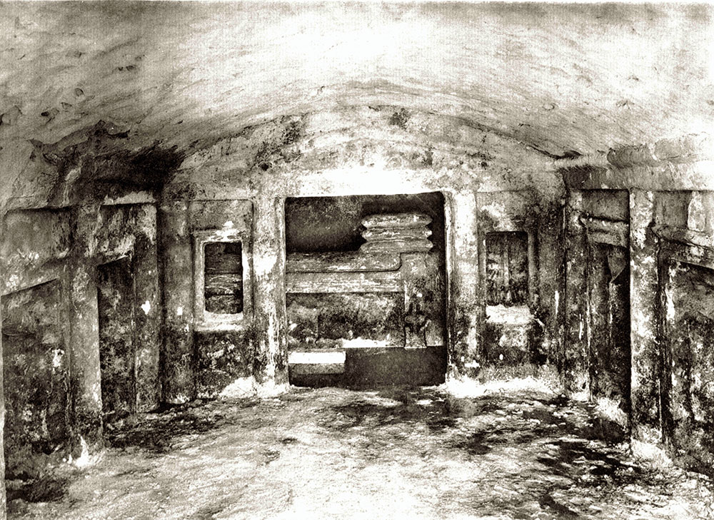 One of the two funerary beds, chamber 7, Hypogeum A, during Breccia's work. Source: Alexandria Necropolis Project.