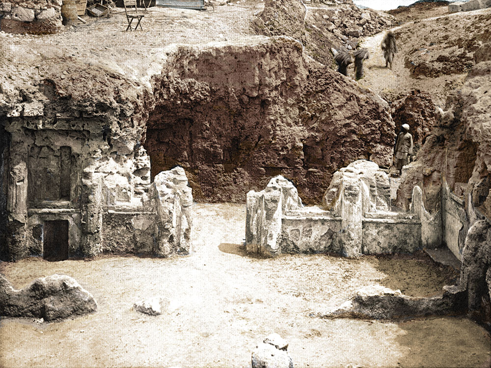 Architectural remains from the court's north side during Breccia's work. Source: Alexandria Necropolis Project.