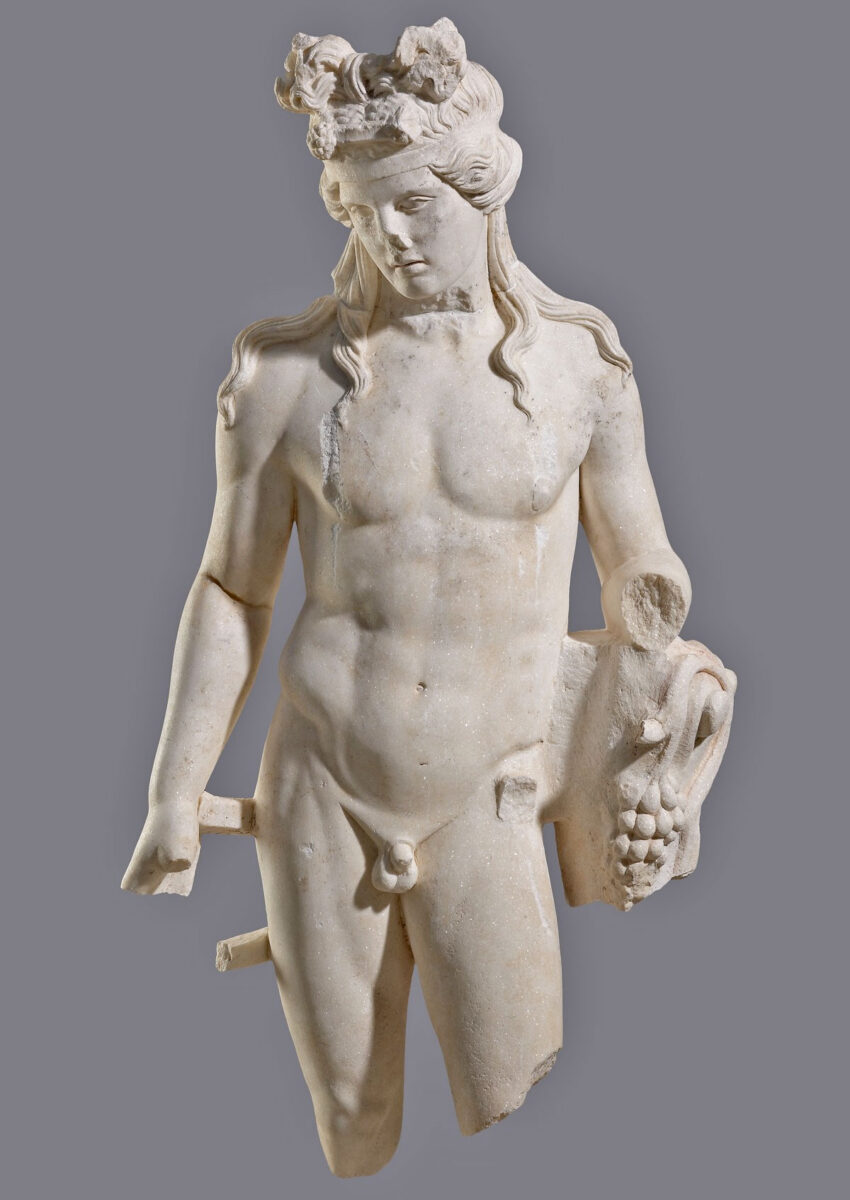 Marble statue of Dionysus from Thessaloniki. The god is depicted at a young age. 2nd c. AD. Archaeological Museum of Thessaloniki. Image source: Ministry of Culture and Sports. 