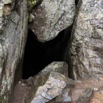 Was “witchcraft” in Koli park cave based on acoustic resonance?