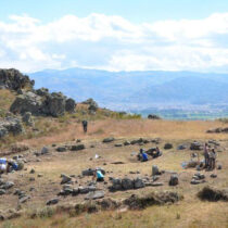 Anthropologists’ research unveils Early Stone plaza in the Andes