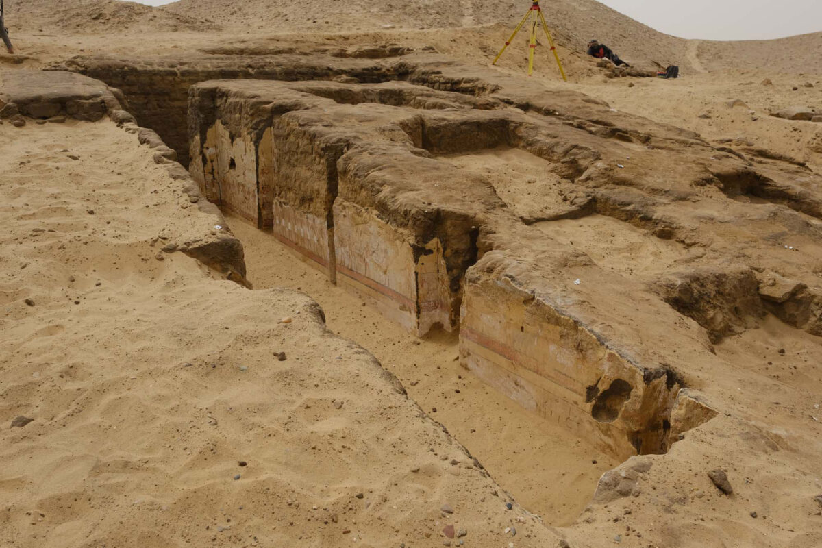 The painted corridor in the mastaba of the Seneb-nebef (Photo: Stephan Seidlmayer, Rights: DAI Cairo)