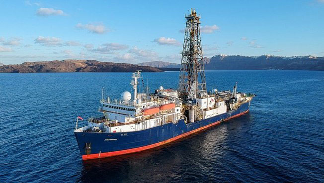 Scientific drilling unravels historical mystery surrounding Santorini