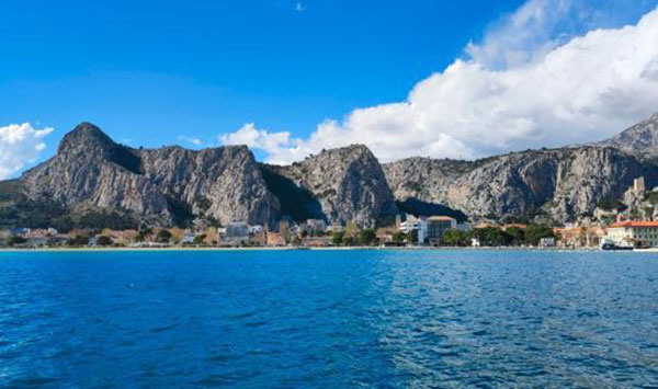 Astonishing detail of sunken landscape in the Adriatic Sea