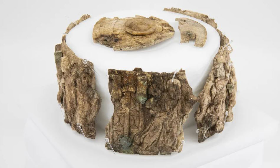 1,500-year-old reli­quary dis­cov­ered
