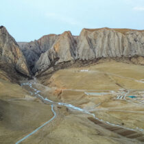 Dietary diversity of Denisovans on the Tibetan Plateau