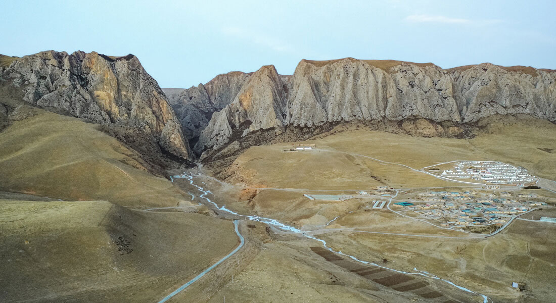 Dietary diversity of Denisovans on the Tibetan Plateau