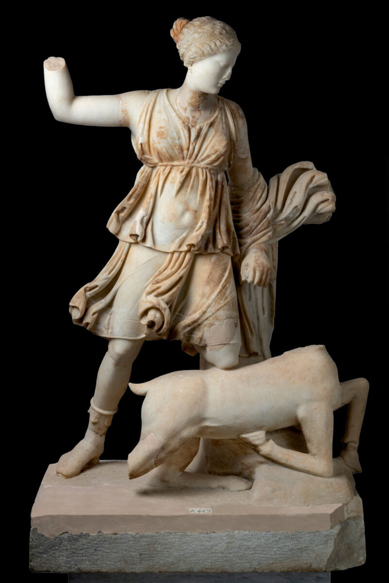 Marble statue of Artemis Elaphebolos (killing a deer), Late Hellenistic period
Archaeological Museum of Delos, Α00449 © Hellenic Ministry of Culture
Photo: Andreas Santrouzanos