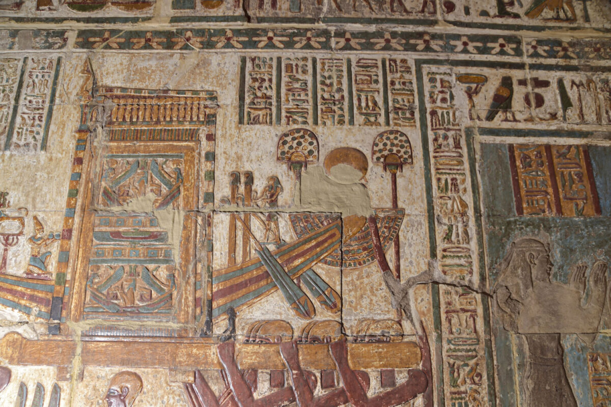The holy barque with the shrine of Khnoum, the main deity of Esna, carried by several priests. Photo: Ahmed Amin Copyright: Ministry of Tourism and Antiquities