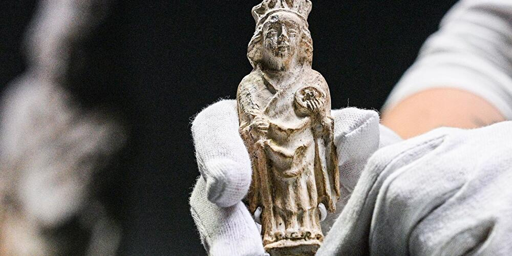 Rare saint figures discovered during excavations at Molkenmarkt