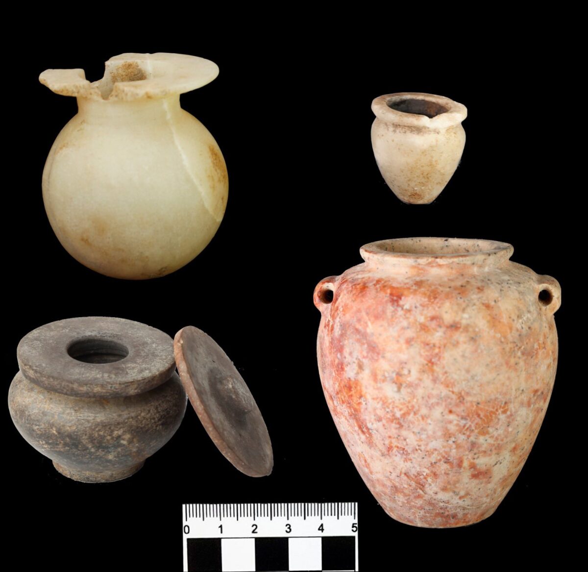 Qubbet el-Hawa. Stone vessels. Source. MoTA Egypt.
