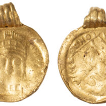 Metal detectorist finds early pseudo-Imperial gold pendant