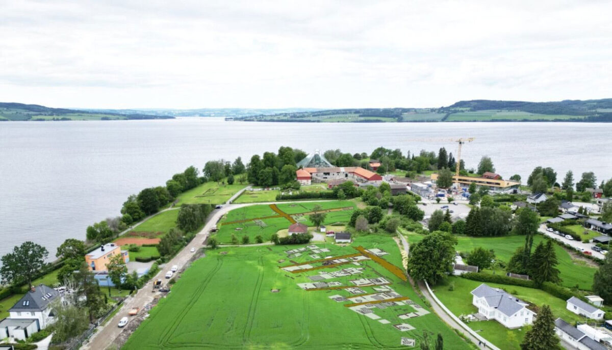 Norway's last medieval town is finally located by GPR and confirmed through excavations. Photo: JAni Causevic, NIKU. GPR image: Monica Kristiansen, NIKU.