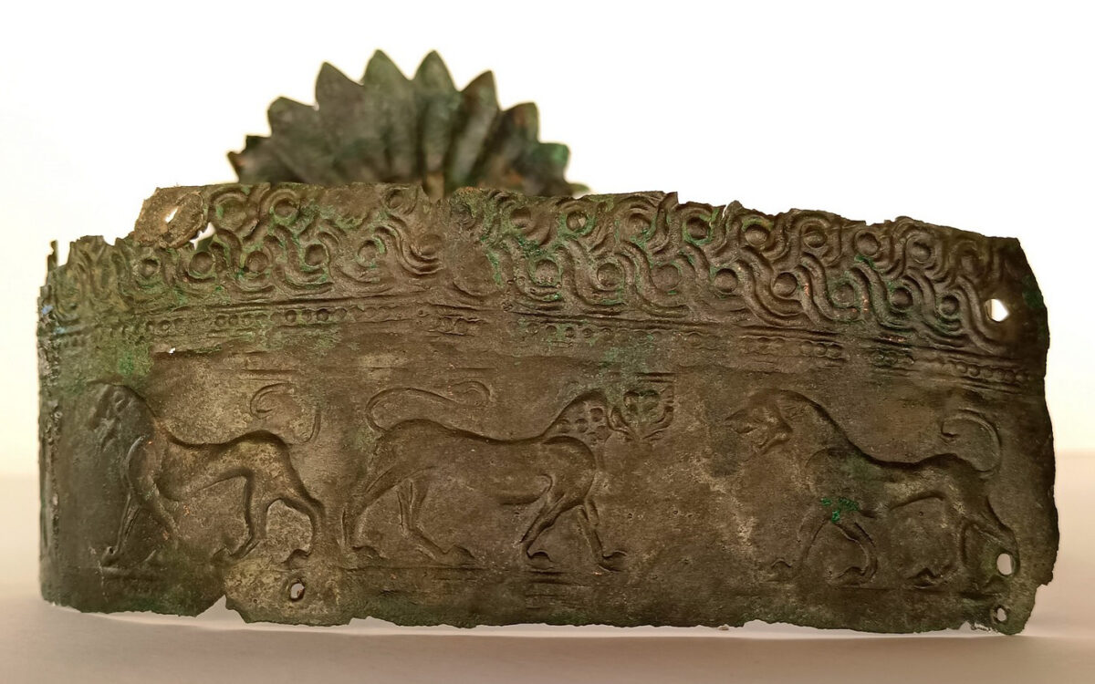 The Lady with the Inverted Diadem